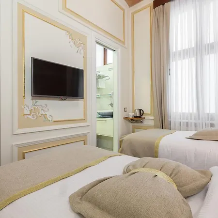 Hotel Pera Parma