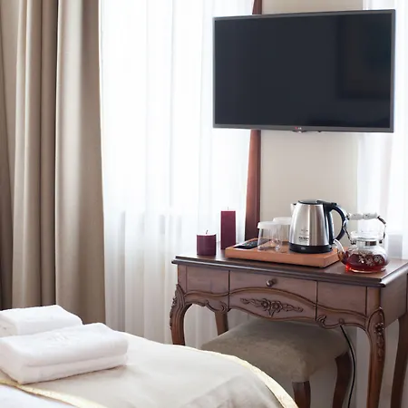 Pera Parma Hotel
