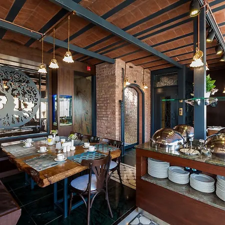 Pera Parma 3* Istanboel